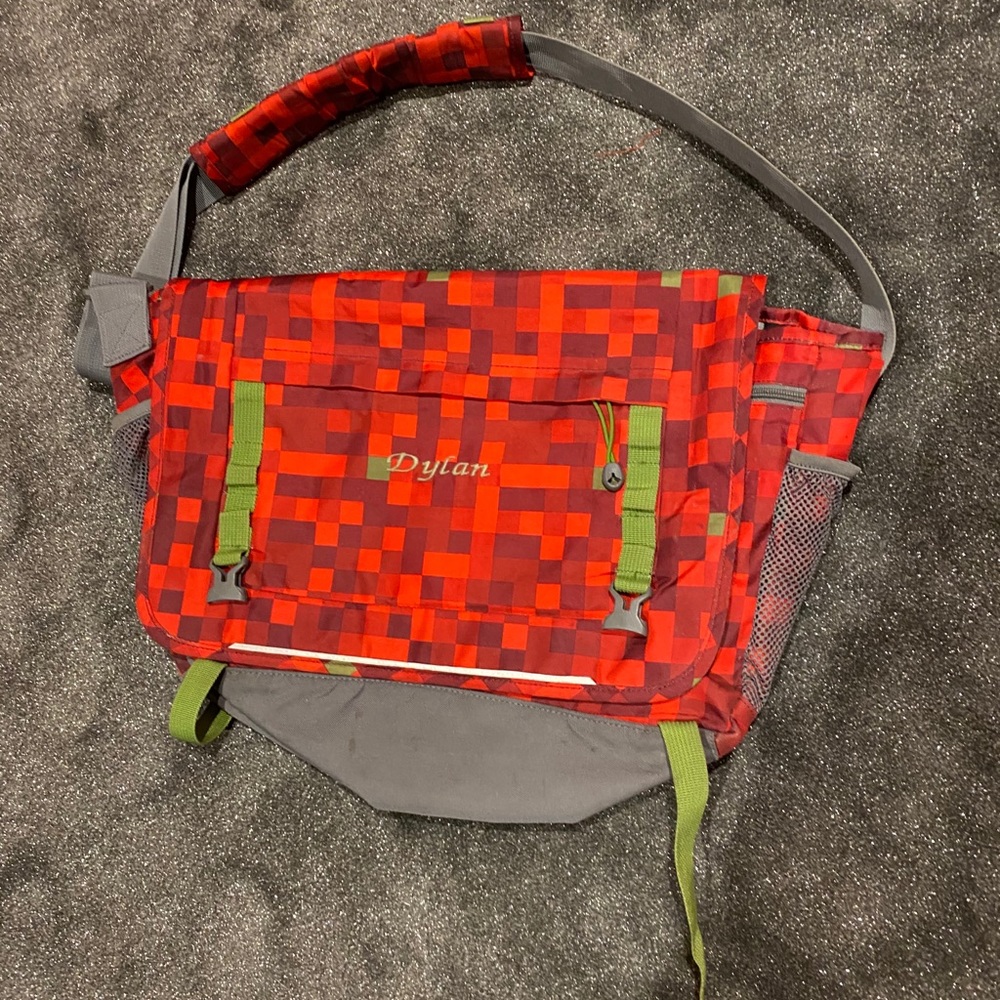 Dylan Land’s End book bag